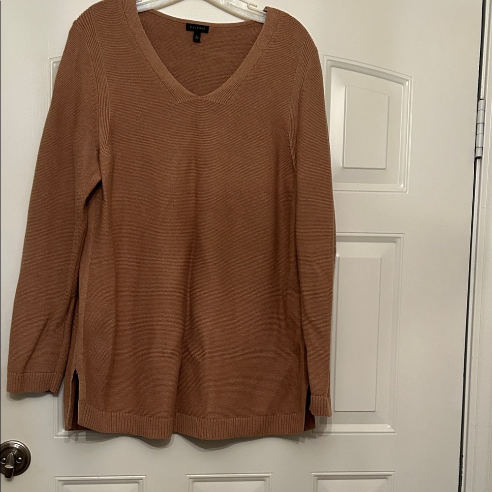 Talbots Women's V-Neck Sweater in Tan
